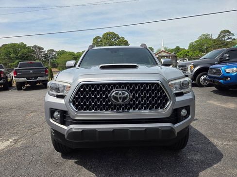 Used 2018 Toyota Tacoma TRD Sport AWD/4WD image 9