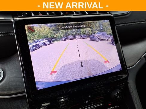 Used 2025 Jeep Grand Cherokee Limited w/ Black Appearance Package AWD/4WD image 25