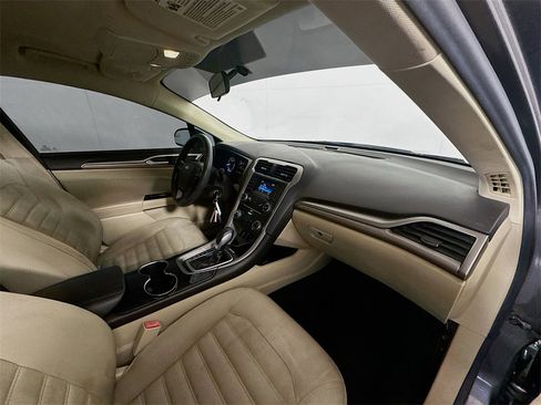 Used 2015 Ford Fusion SE image 26