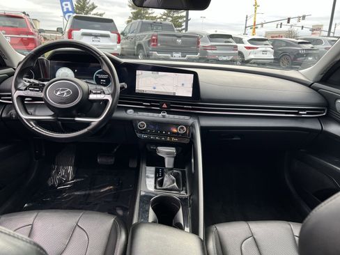 Used 2023 Hyundai Elantra Limited image 22