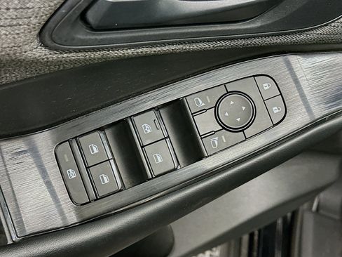 Used 2023 Nissan Rogue S AWD/4WD image 15