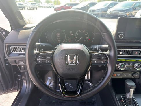 Used 2025 Honda Civic Sport image 15
