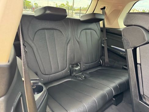 Used 2021 BMW X7 xDrive40i w/ Premium Package image 28