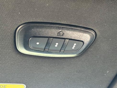 Used 2025 RAM 1500 Laramie AWD/4WD image 19