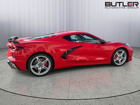 Used 2022 Chevrolet Corvette Stingray Preferred Cpe w/ Z51 Performance Package RWD image 7