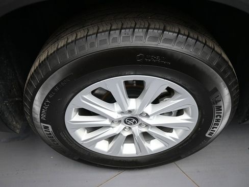 Certified 2025 Toyota Grand Highlander AWD image 12