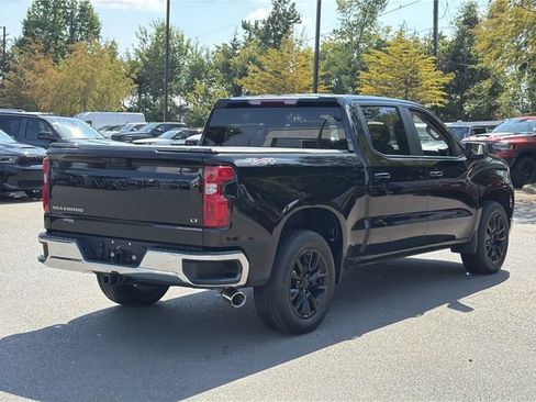 Used 2024 Chevrolet Silverado 1500 LT AWD/4WD image 12