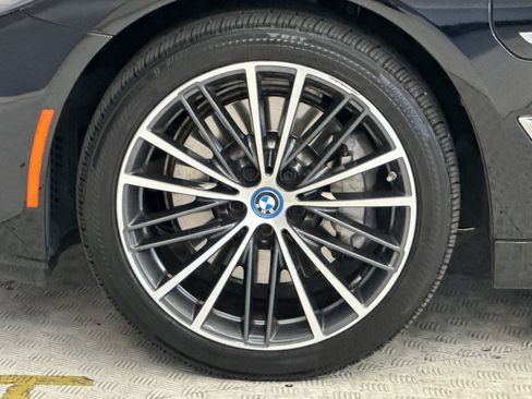 Used 2023 BMW 530e w/ Convenience Package RWD image 11