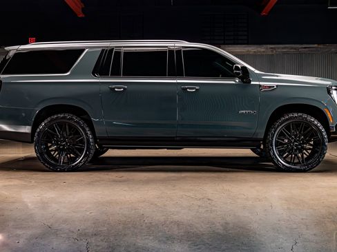 Used 2026 GMC Yukon XL AT4 w/ AT4 Premium Plus Package image 11