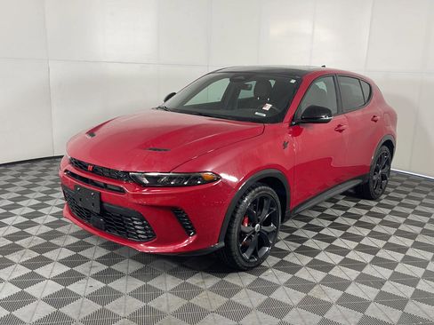 Used 2024 Dodge Hornet R/T Plus image 2