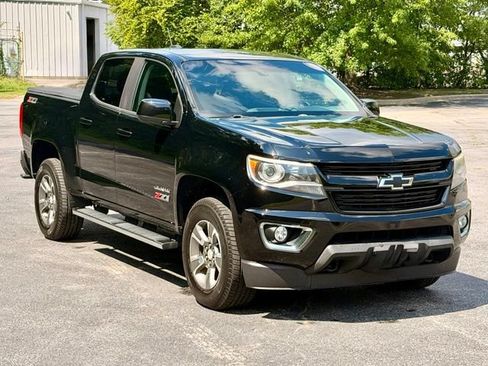Used 2017 Chevrolet Colorado Z71 w/ Z71 Midnight Edition AWD/4WD image 11