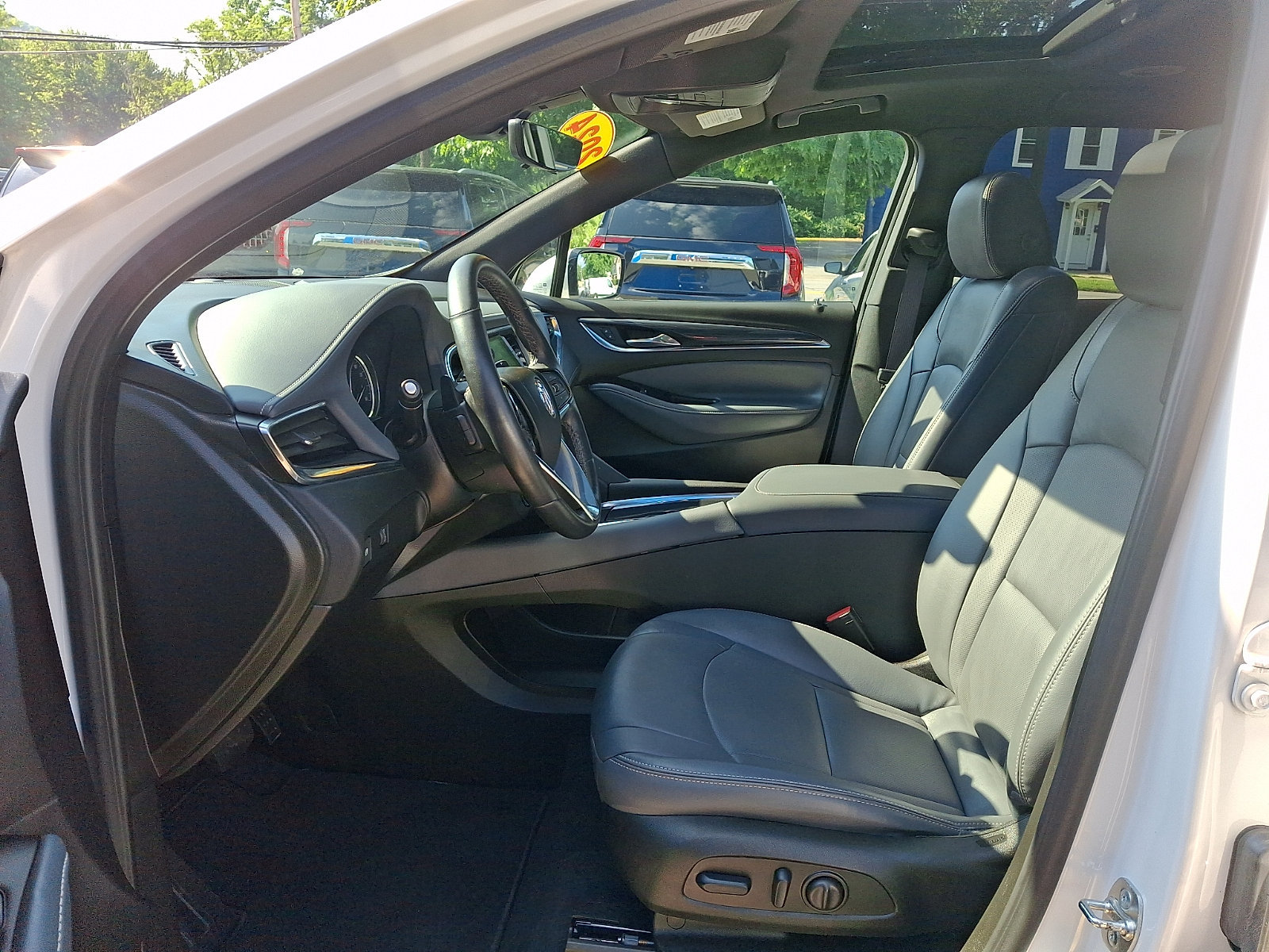 Used 2024 Buick Enclave Essence w/ Experience Buick Package AWD/4WD image 14