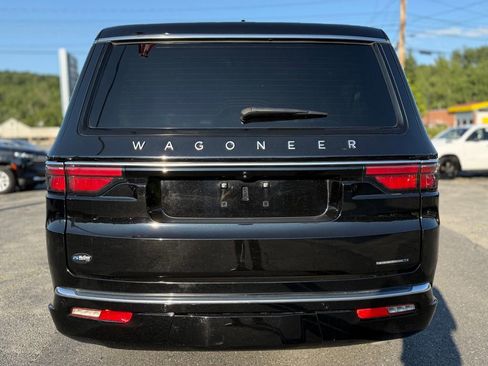 Used 2024 Jeep Wagoneer L Series II w/ Flexible Seating Group image 4
