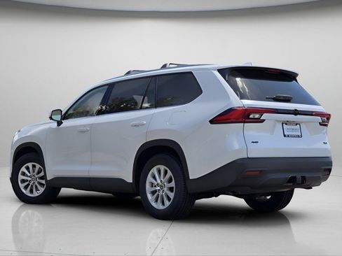 Used 2024 Toyota Grand Highlander AWD image 16