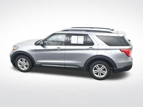 Certified 2024 Ford Explorer XLT w/ Equipment Group 202A RWD image 31