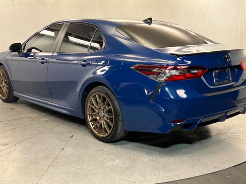 Used 2023 Toyota Camry SE image 3