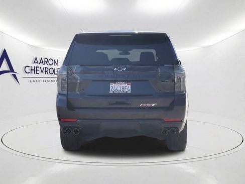 Used 2025 Chevrolet Suburban RST w/ Comfort Package RWD image 5