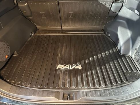 Used 2020 Toyota RAV4 XSE AWD/4WD image 22