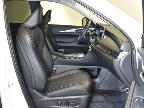 Certified 2026 INFINITI QX60 Luxe w/ Family Package image 33