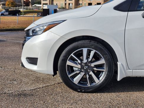 New 2025 Nissan Versa SV image 6