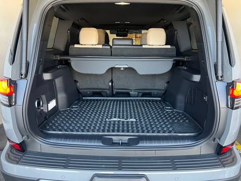 Used 2025 Lexus GX 550 w/ Accessory Package (32) AWD/4WD image 23