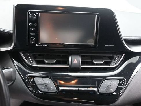 Used 2018 Toyota C-HR XLE FWD image 23
