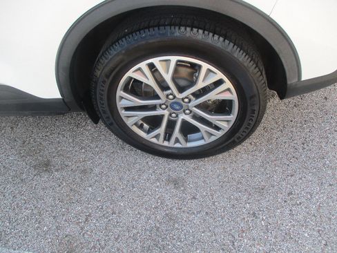 Used 2022 Ford Escape SEL FWD image 25