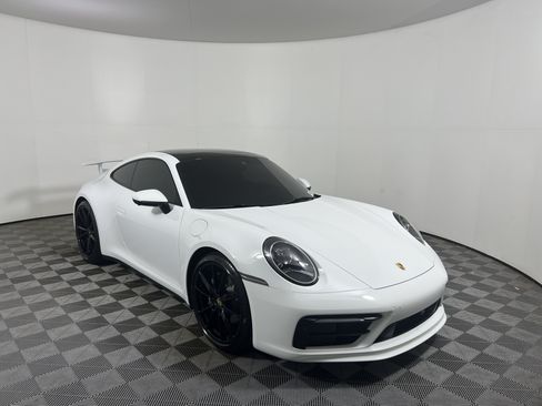 Certified 2024 Porsche 911 Carrera RWD image 9
