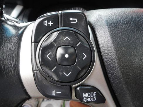 Used 2014 Toyota Camry SE image 15