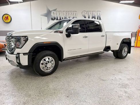 Used 2024 GMC Sierra 3500 Denali w/ Denali Reserve Package AWD/4WD image 1