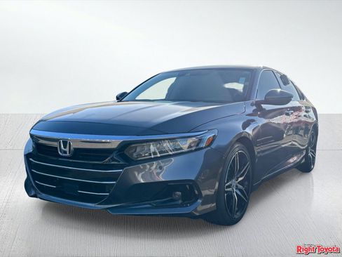 Used 2021 Honda Accord Touring image 2
