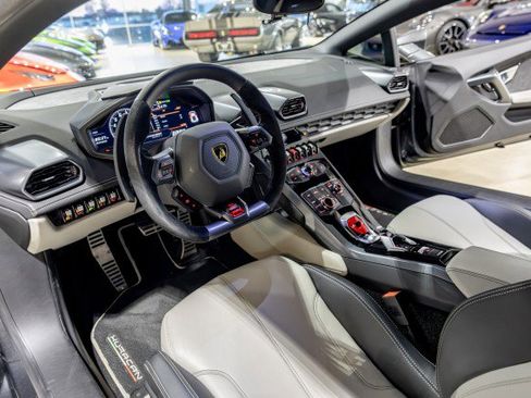 Used 2015 Lamborghini Huracan LP 610-4 image 32