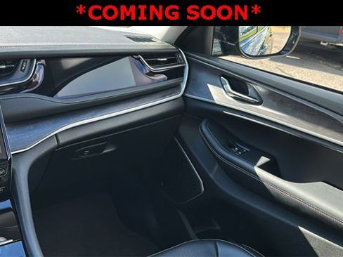 Used 2023 Jeep Grand Cherokee 30th Anniversary image 25