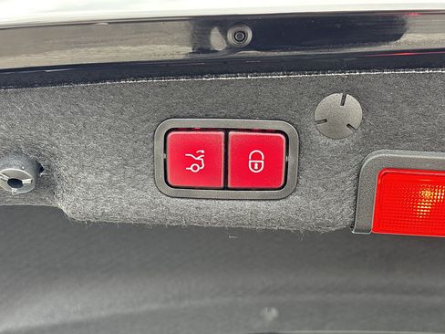 Used 2020 Mercedes-Benz C 300 4MATIC Sedan image 26
