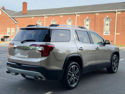 Used 2022 GMC Acadia SLT w/ Technology Package AWD/4WD image 6