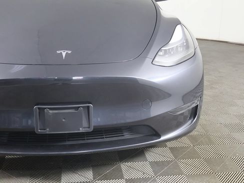 Used 2024 Tesla Model Y Long Range RWD image 16