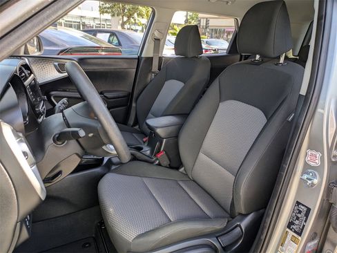 Used 2024 Kia Soul LX w/ Option Group 015 image 40