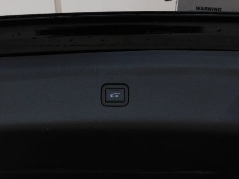 Used 2024 Buick Enclave Essence image 85