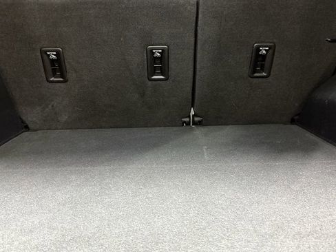 Used 2018 Chevrolet Equinox LT image 26