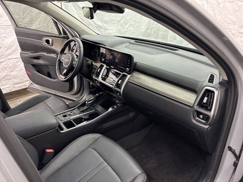 Certified 2023 Kia Sorento X-Line EX image 15