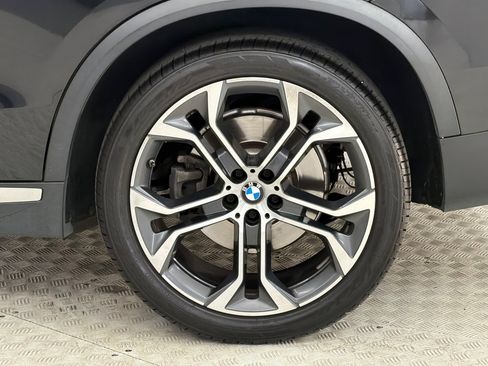Used 2021 BMW X5 xDrive40i w/ Convenience Package AWD/4WD image 12