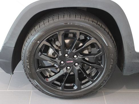 Used 2023 GMC Terrain SLT w/ Elevation Edition FWD image 28