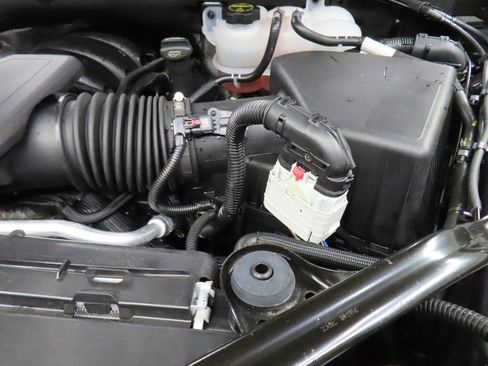 Used 2025 GMC Yukon Denali Ultimate AWD/4WD image 37