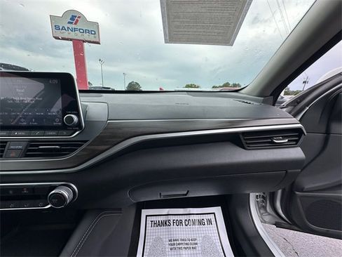 Used 2023 Nissan Altima 2.5 SV image 16