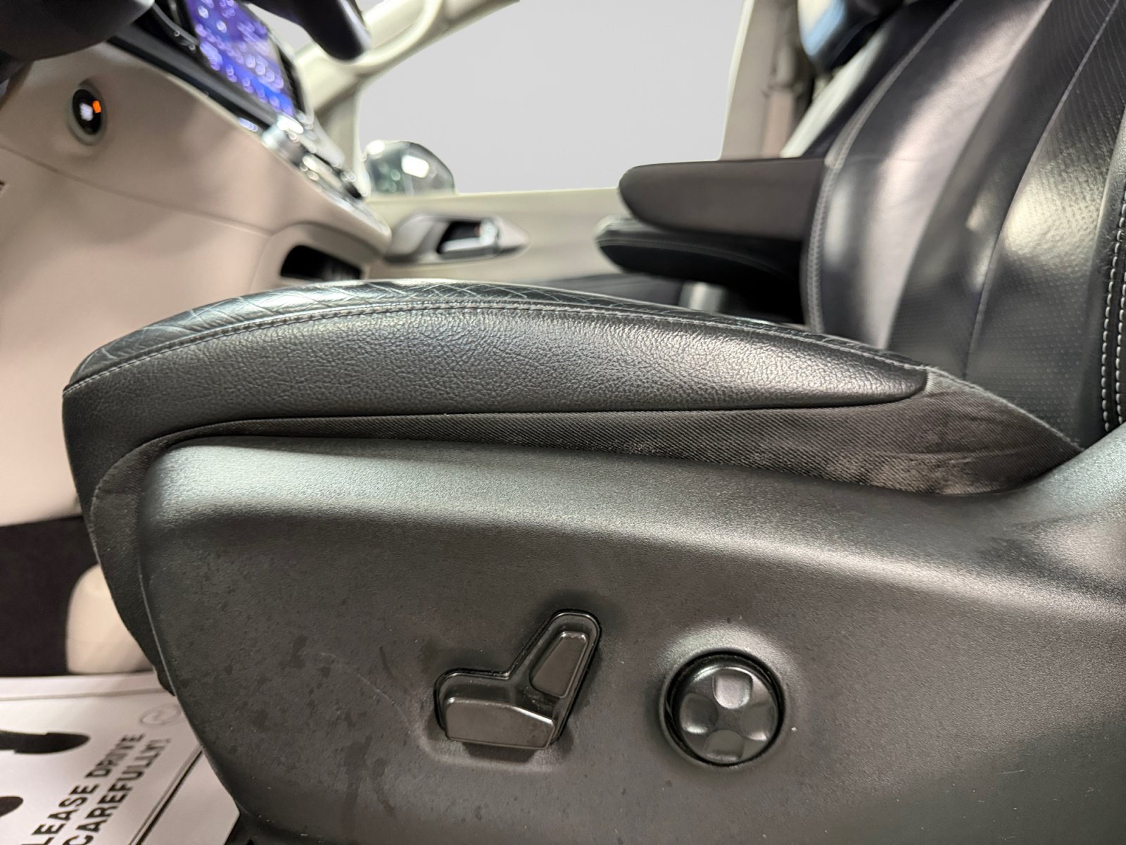 Used 2022 Chrysler Pacifica Touring-L FWD image 36