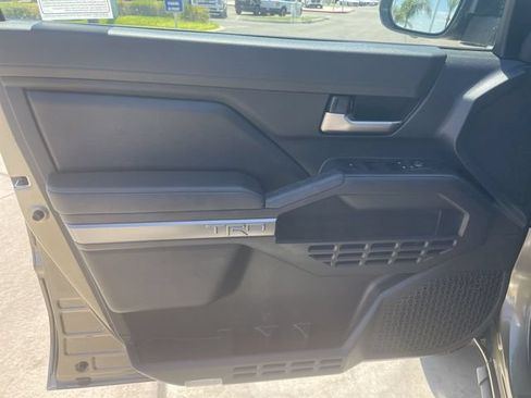 Used 2025 Toyota Tacoma TRD Sport w/ TRD Sport Premium Package AWD/4WD image 21