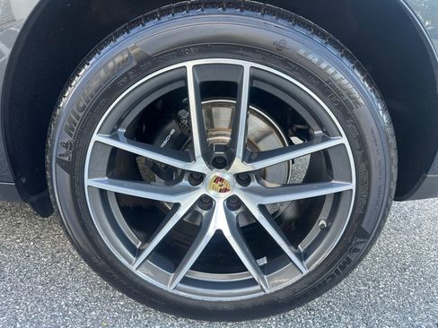 Used 2022 Porsche Macan AWD/4WD image 21