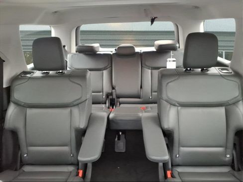 New 2026 Ford Expedition Active image 11