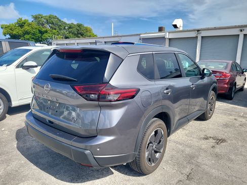 Used 2024 Nissan Rogue SV FWD image 14