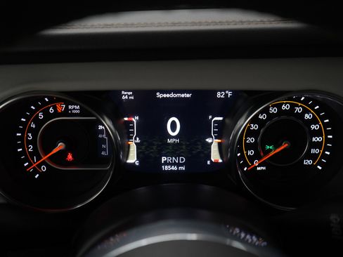 Used 2022 Jeep Wrangler Unlimited Sahara AWD/4WD image 24